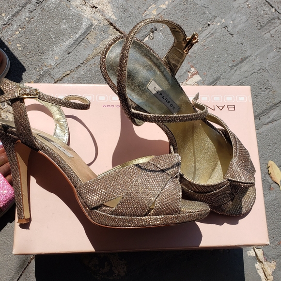 Sandals - Picture 2 of 4